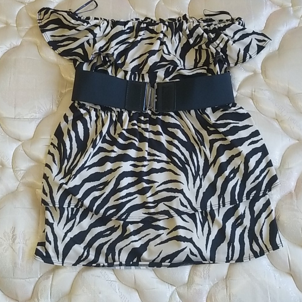 Forever 21 Belted Waist strapless Shirt
